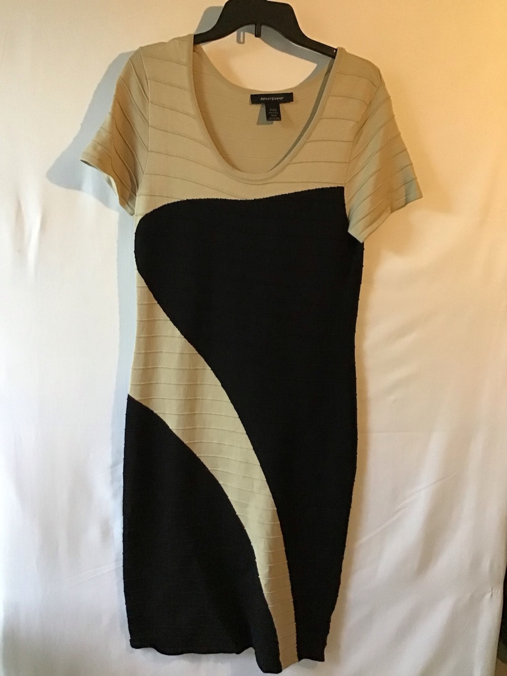 Ashley Stewart Black and Beige Colorblock Midi Dress T3 223